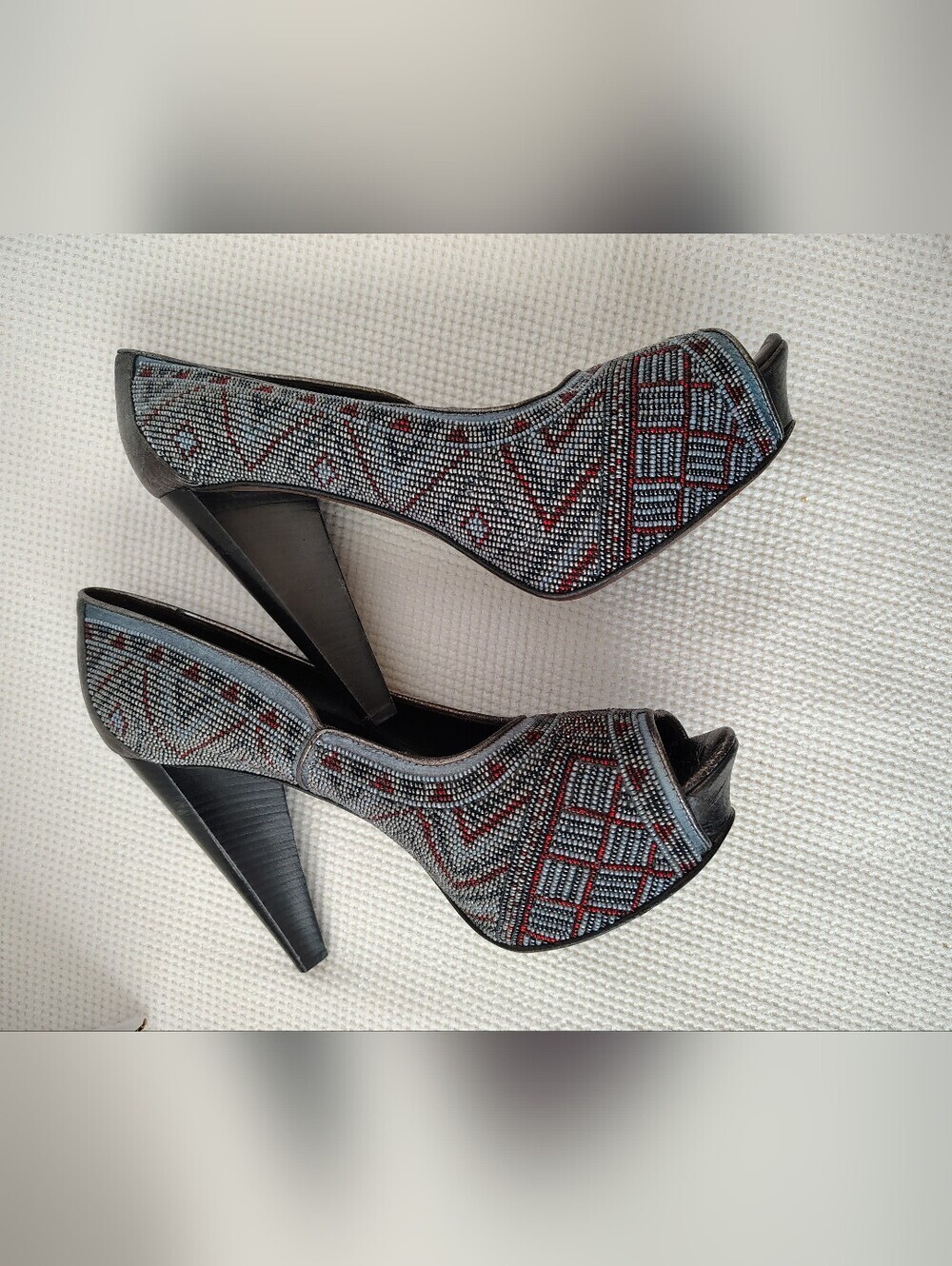Donald J Pliner-Toe High Heels in Silver and Red Size 10